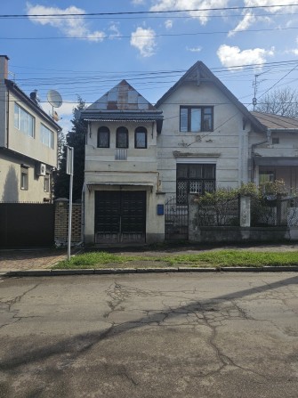 Продаж  1/2 БУДИНКУ Чернівці - фото 1