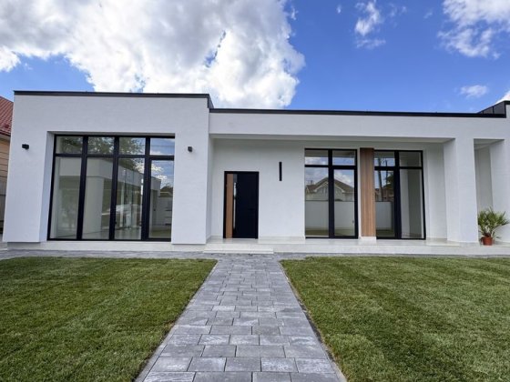 Продаж будинку з газом 3 кімнати |140м2  | 6 соток | Гараж на 2 авто | Ужгород