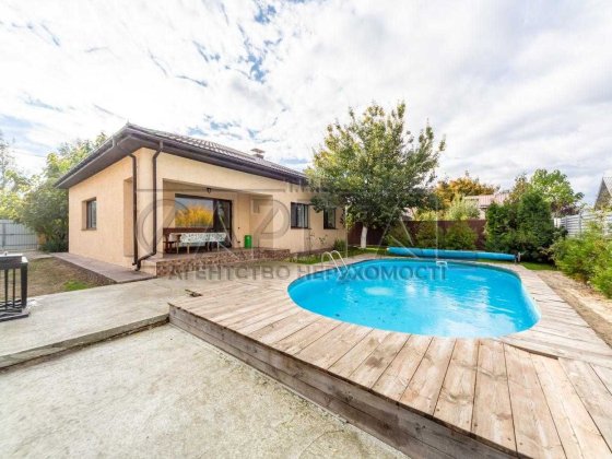 Продаж будиноку з басейном та чаном у м.Бориспіль 93м2, три спальні. Киев