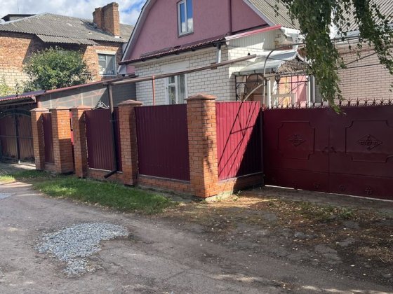Продам  добротний будинок по вул. Смирнова Чернигов