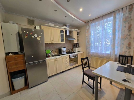 Продам будинок в р-оні ДВРЗ, провулок Паровозний,3 метро Чернігівська Киев