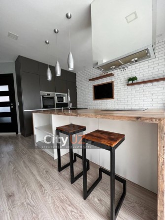 Поодається будинок поруч з центром - фото 1