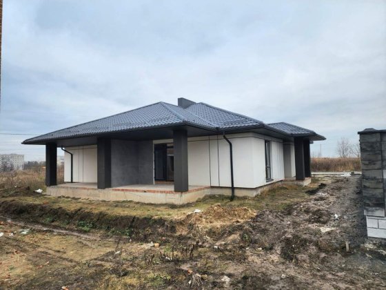 Продаж котеджу на Макарова Рівне