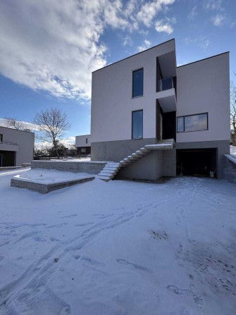 Продаж сучасного будинку в районі Роща, м. Чернівці - фото 1