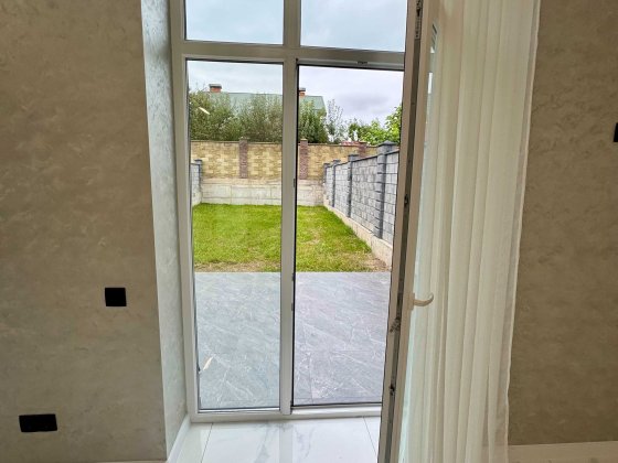 Продам котедж з якісним ремонтом. Р-н Шасливе Ровно