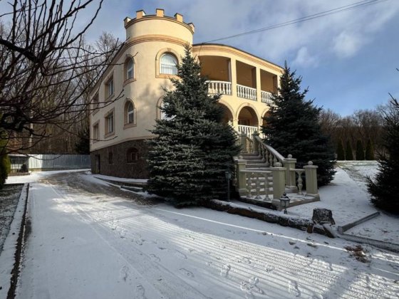 Продаж  будинку біля  лісу з видом на місто Ужгород