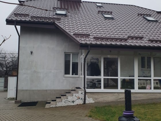 Продам 5 кімнатний будинок в Рівному ( вул.Руська, район 6 школи) Рівне