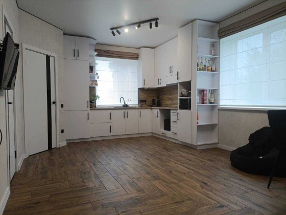 Таунхаус кутовий з ремонтом та меблями  Хутори поруч школа Винница