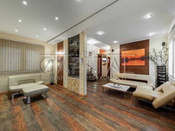 Продаж  Будинок  вул. Ольжича Киев