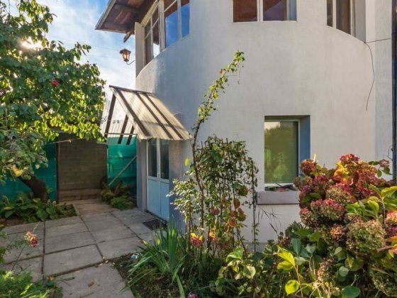 Продаж двох будинків 9 соток Киев