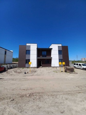 Продаж кутового котеджу з міськими комунікаціями - фото 1