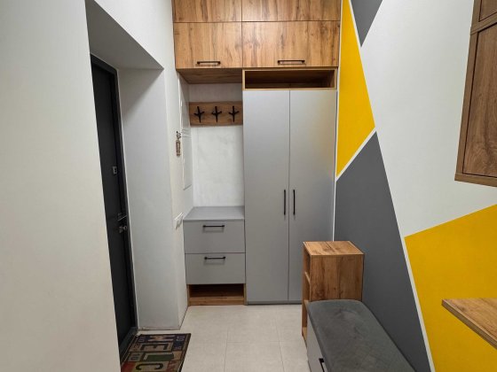 Сучасний котедж з ремонтом у розвиненому районі Щасливе Рівне