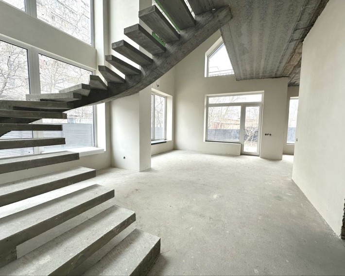 Ексклюзивний будинок в центрі міста - фото 1