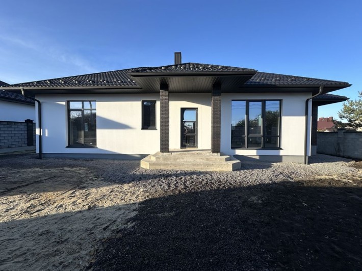 Продам одноповерховий будинок біля міста в районі Луцького кільця - фото 1