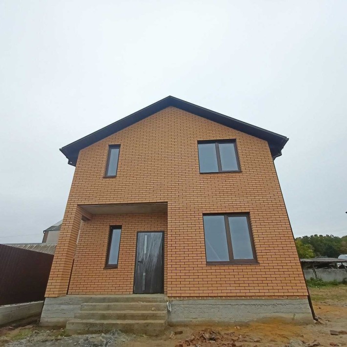 Продаж 2 поверхового будинку з опаленням і ділянкою на 5 соток - фото 1