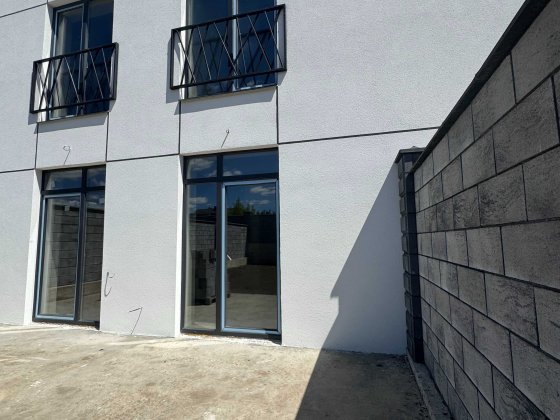 Котедж в районы Щасливого з власним подвір'ям Ровно