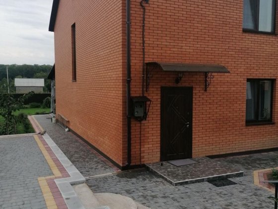 Новий будинок з ремонтом, терасою та зоною барбекю біля озера та лісу Вінниця