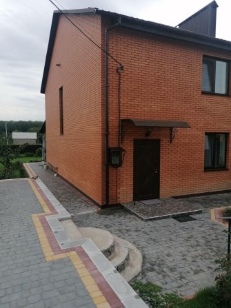 Новий будинок з ремонтом, терасою та зоною барбекю біля озера та лісу - фото 1