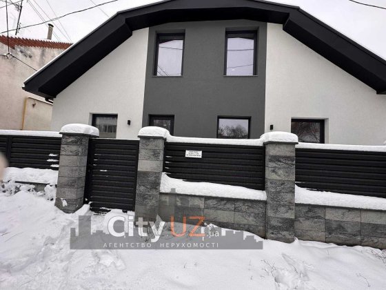 Продається будинок у центрі міста Ужгород