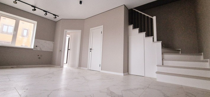 Продаж таунхауса з ремонтом, місто. Від забудовника! РОЗТЕРМІНУВАННЯ - фото 1