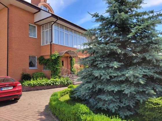 Продаж затишного будинку на березі річки Житомир