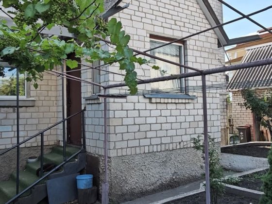 Продам окремий будинок вул.Саєнко