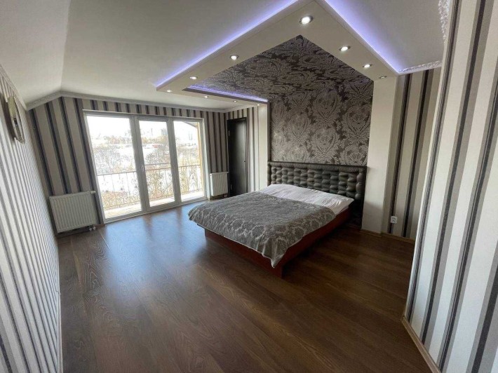 Будинок з ремонтом у місті! - фото 1