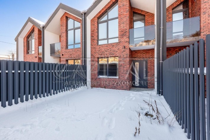 Продаж таунхауса вул. Квітки-Основ’яненка (м. Київ) Голосієво - фото 1