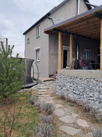 Продам дом в конце Победы 6 с евроремонтом - фото 1