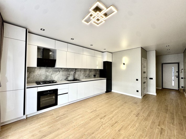 Продаж 1 поверхового таунхауса з ділянкою. Квартира - фото 1