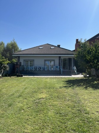 Будинок з власним виходом на озеро Мартишів! - фото 1