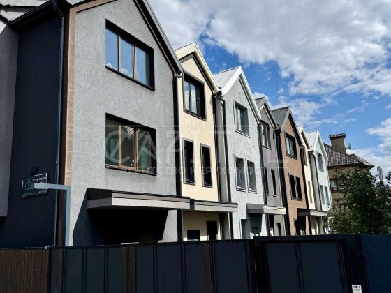 Продажа таунхауса Садовая Академгородок ТРЦ Лавина Святошинский рн Киев