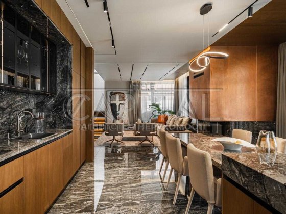 Продаж будинку в  КМ преміум класу River Island Київ