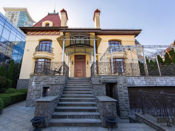 Продаж будинку в центрі міста, 750 м2 на Печерську – вул Буслівська Київ