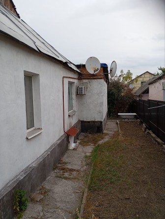 Продам півбудинку по вул Перемоги - фото 1