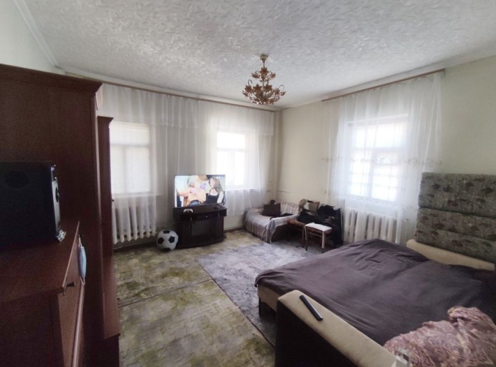 Район Типографія/Кр.Ринок.Продам пів будинку з окремим подвірям.. - фото 1