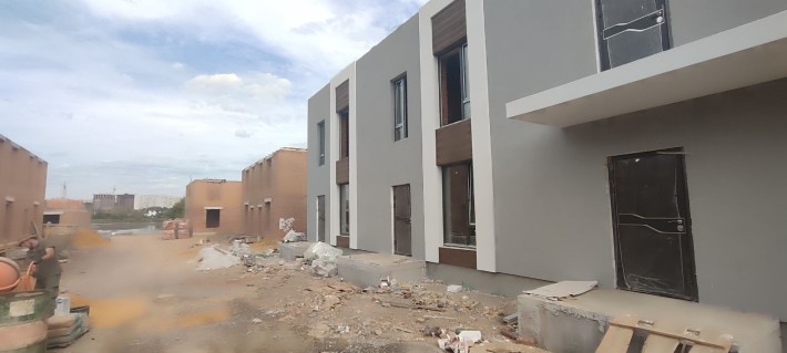 Продаж таунхауса без комісії! В місті біля озера на етапі будівництва - фото 1