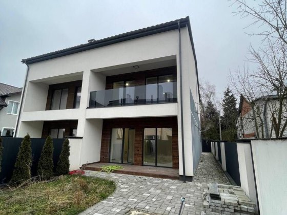 Продаж сучасного 3 поверхового котеджу вул Землеробна бічна Щирецької Львів