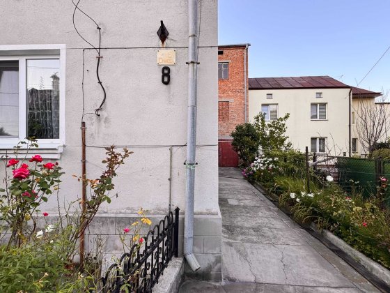 Продаж двох будинків площею більше 435 кв. м на вул. Січнева 8 Львів