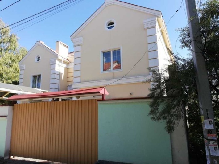 Житловий будинок 686,8 кв.м. з ремонтом, 7 кімн, Рибінська 27. Власник - фото 1