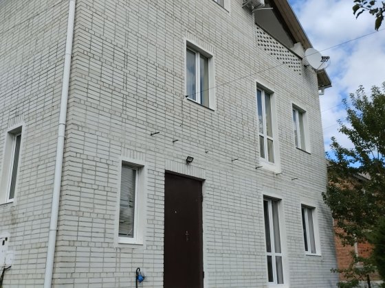 БУДИНОК,ЧИШКИ,3 окремих входи-400м кВ. Львов