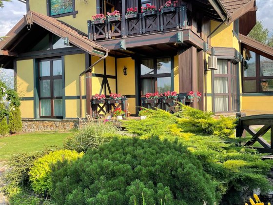 Продам шикарный дом усадьбу в районе Победы