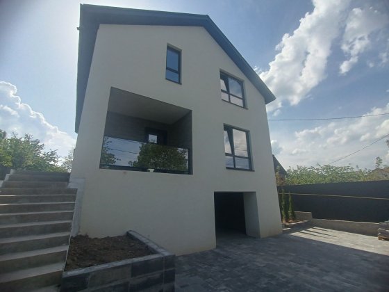 Продаж будинку 183 м2, 5 кімнат, землі 6 соток Винница