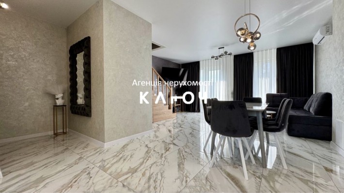 Продаж таунхуса з сучасним ремонтом! - фото 1