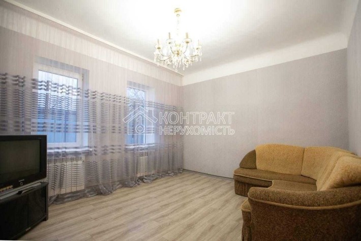 Продам частину будинку з новим ремонтом, на Основі, р-н Одеської. - фото 1