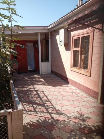 Дім в Дніпрі 90м.кв.11 соток ,гараж, літня кухня ,2 підсобні приміщенн - фото 1