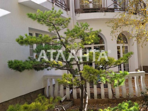 Продаётся дом с бассейном на 15 ст. Б. Фонтана Одесса