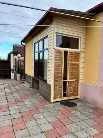 Продаю свій будинок недалеко від центра міста. - фото 1