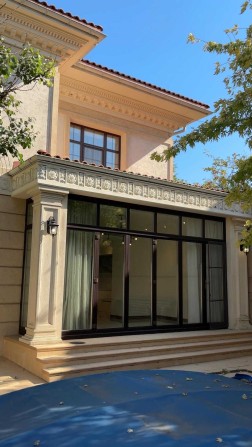 Будинок біля моря у клубному містечку “Оазіс” • Басейн, гараж - фото 1