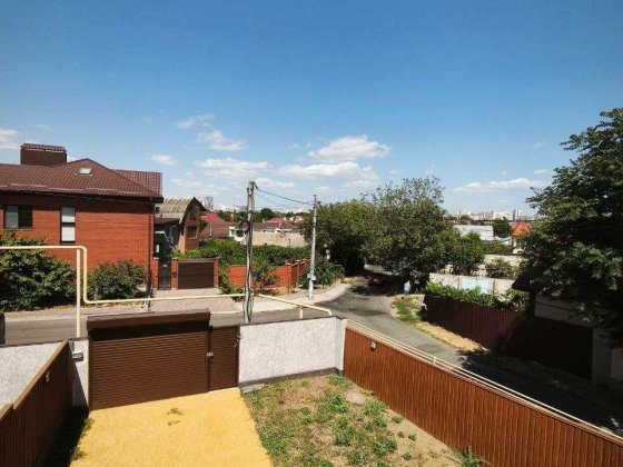 Продам таунхаус на 2.5 сотках земли, все коммуникации, госакт. Одеса